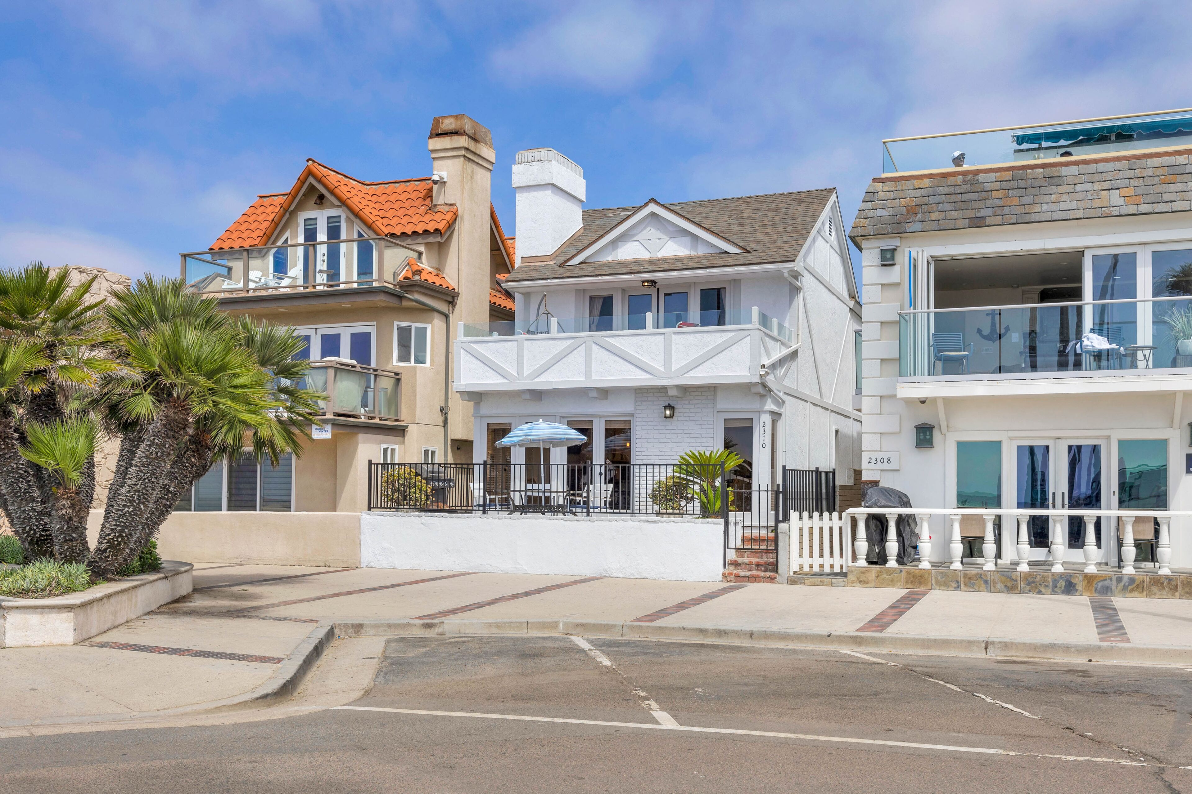 Fun for the whole family just steps from Newport Pier and the beach!