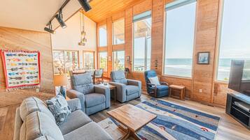 House, Multiple Beds (RidgeTop) | Living area