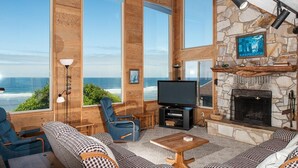Living room - Ridgetop (Lincoln City)