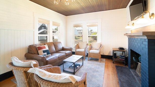 House, Multiple Beds (Oasis By the Sea) | Living room - Oasis By the Sea (Seaside)