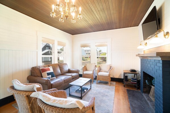 ハウス ベッド (複数台) (Oasis By the Sea) | リビングルーム