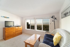 House, Multiple Beds (Rockaway Beachhouse) | Living room - Rockaway Beachhouse (Rockaway Beach)