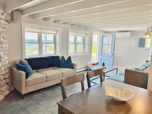 After Dune Delight: Beachfront & Access! Condo