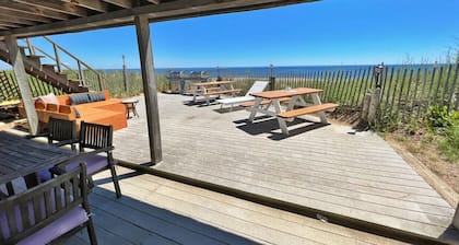 After Dune Delight: Beachfront & Access! Condo