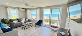 Plum Island Sunkisser: Beachfront & Views! Condo