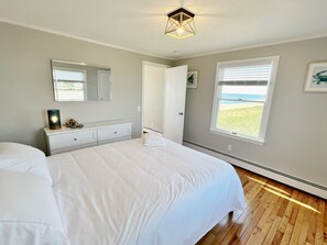 4 bedrooms, iron/ironing board, free WiFi, bed sheets - Plum Island Beachhead: Beachfront & Views! Condo (Newbury)