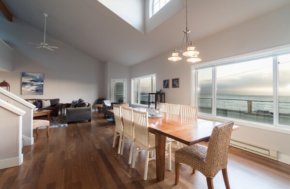 Condo, Multiple Beds (SeaQuell) | Dining