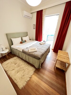 2 makuuhuonetta, työpöytä, silitysrauta/-lauta, ilmainen Wi-Fi