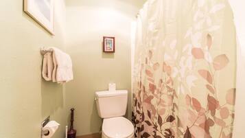 Condo, 2 Queen Beds (Sea Gypsy #318) | Bathroom