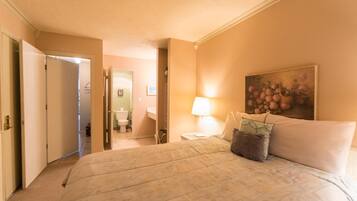 Condo, 2 Queen Beds (Sea Gypsy #318) | 1 bedroom