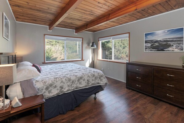 House, Multiple Beds (South Beach House) | 4 bedrooms, internet - South Beach House (South Beach)