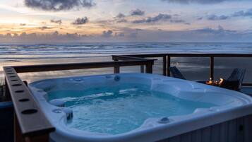 House, Multiple Beds (South Beach House) | Spa