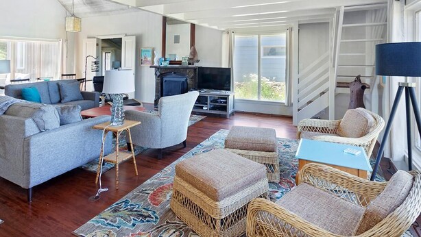 House, Multiple Beds (Seaside Cove Vue) | Living room - Seaside Cove Vue (Seaside)