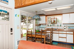 House, Multiple Beds (Sea Daze) | Private kitchen - Sea Daze (Lincoln City)