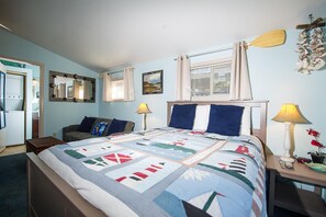 Room - Sea Daze (Lincoln City)