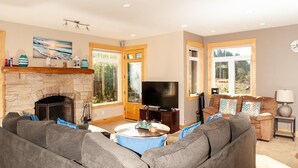 Casa, várias camas (Schooner Creek Retreat) | Sala de estar
