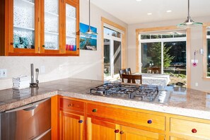 House, Multiple Beds (Schooner Creek Retreat) | Private kitchen - Schooner Creek Retreat (Lincoln City)
