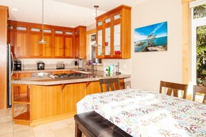 Casa, várias camas (Schooner Creek Retreat) | Cozinha privada