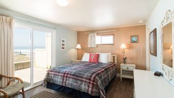 House, 2 Queen Beds (Seaside Escape) | 2 bedrooms
