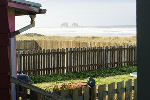 House, 2 Queen Beds (The Hamptons) | Balcony - The Hamptons (Rockaway Beach)