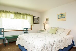House, 2 Queen Beds (The Hamptons) | 2 bedrooms, internet - The Hamptons (Rockaway Beach)