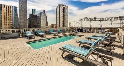 High rise in Houston with Pool Rooftop