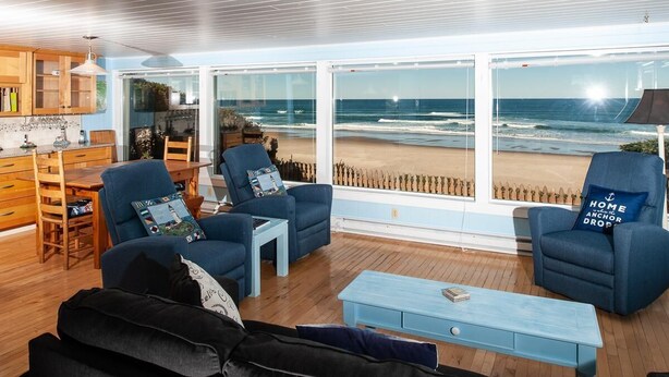 House, Multiple Beds (Sunset Ridge) | Living room - Sunset Ridge (Lincoln City)