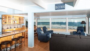 House, Multiple Beds (Sunset Ridge) | Living room - Sunset Ridge (Lincoln City)
