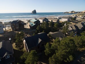 House, Multiple Beds (Swallow's Nest) | Aerial view