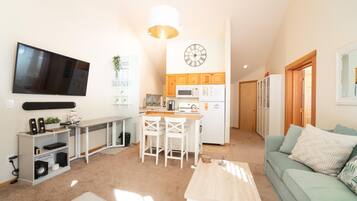 Condo, Multiple Beds (Tolovana #3) | Living room