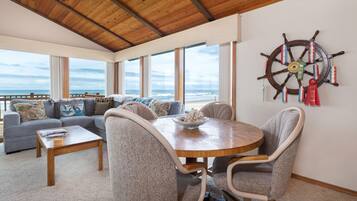 House, Multiple Beds (Twin Coho) | Living room