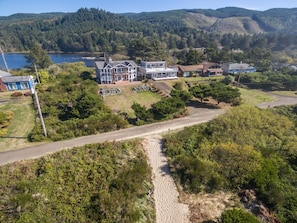 House, Multiple Beds (The Strand at Twin Rocks) | Aerial view - The Strand at Twin Rocks (Rockaway Beach)