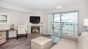 Condo, 1 King Bed with Sofa bed, Ocean View (Waters Edge 309) | Living room