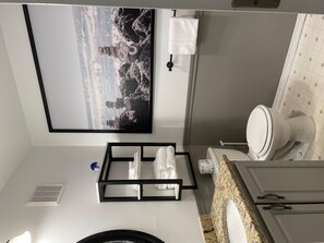 公寓客房, 1 張特大雙人床及 1 張梳化床 (Waters Edge 103) | 浴室