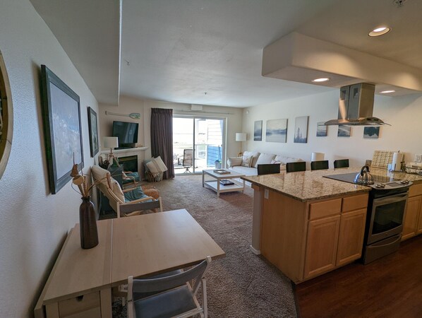 Apartment, 1 King-Bett und Schlafsofa (Waters Edge 103) | Eigene Küche