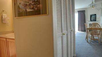 Condo, 1 King Bed with Sofa bed (Waters Edge 302) | 1 bedroom, internet