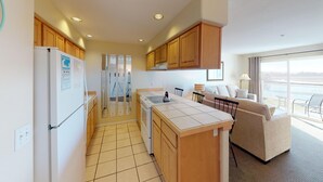 Condo, Multiple Beds (Waters Edge 402) | Private kitchen - Waters Edge 402 (Lincoln City)