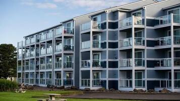 Condo, Berbilang Katil (Waters Edge 402) | Bahagian luar