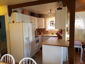 ハウス ベッド (複数台) (Taft Cottage) | 専用キッチン