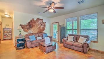 Smart TV, fireplace, DVD player, video library