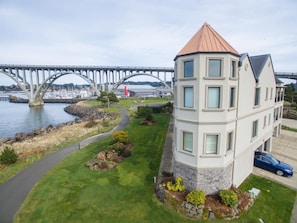 Exterior - Windward at the Regatta (Newport)
