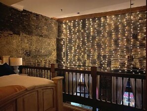 Spa - Lively Downtown Loft~Pet Friendly~2 Queen Beds (Knoxville)