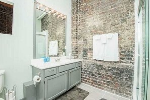 Shower, hair dryer, towels - Lively Downtown Loft~Pet Friendly~2 Queen Beds (Knoxville)