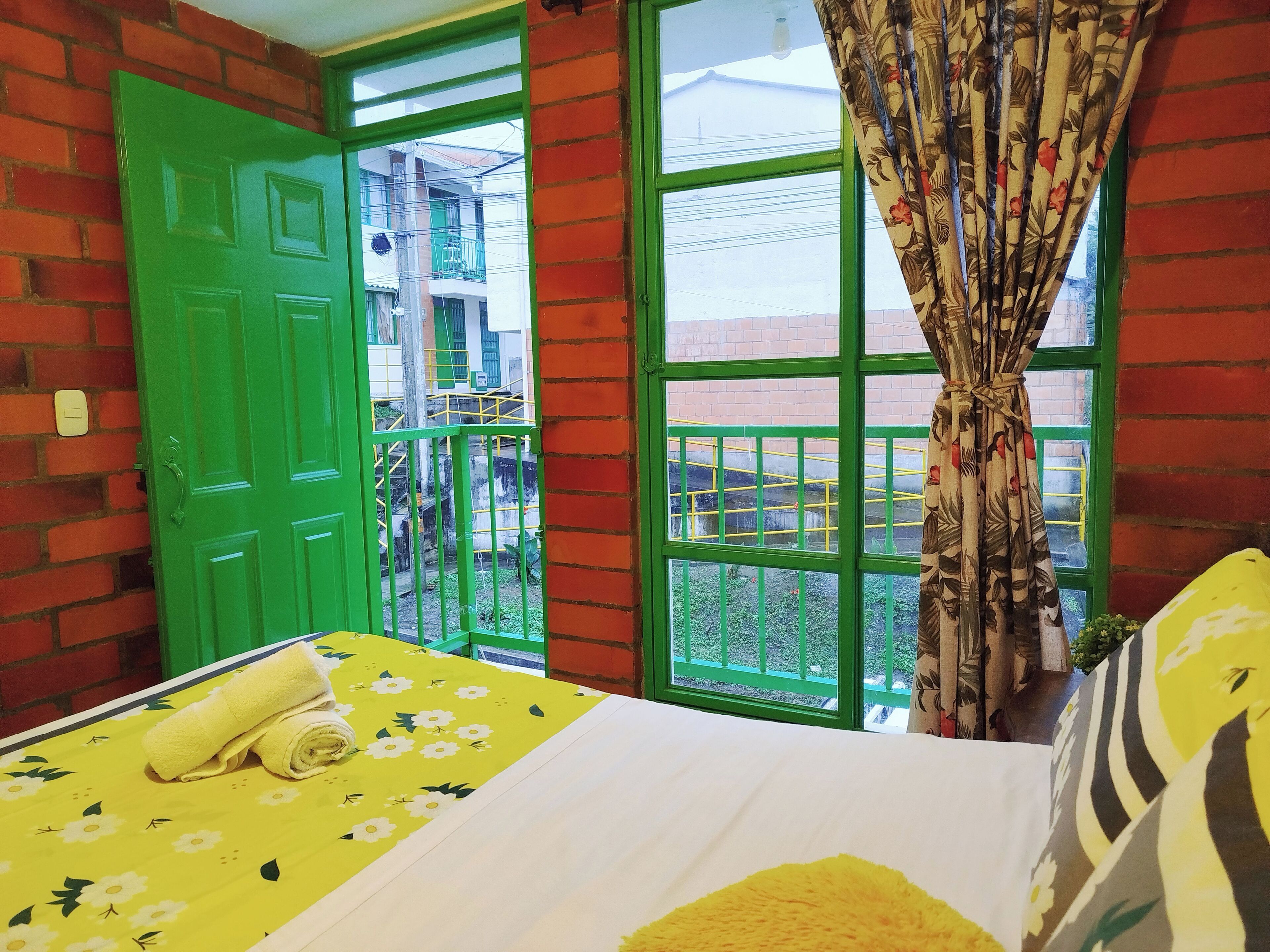 3 habitaciones, escritorio y wifi gratis 