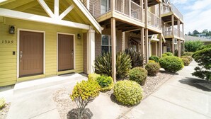 Townhome, Multiple Beds (The White Turtle) | Exterior - The White Turtle (Lincoln City)