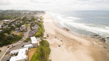 Townhome, Multiple Beds (The White Turtle) | Beach