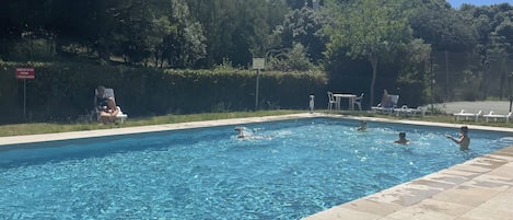 室外游泳池
