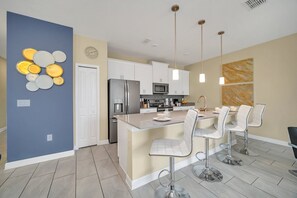 House (4 Bedrooms) | Property amenity - 600 Pebble Beach Drive (Davenport)
