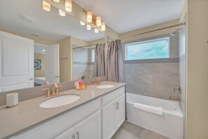 House (4 Bedrooms) | Property amenity - 600 Pebble Beach Drive (Davenport)
