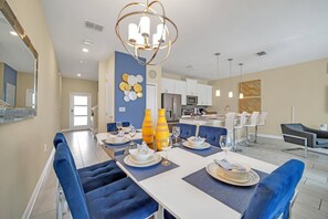 Maison (4 Bedrooms) | Divers